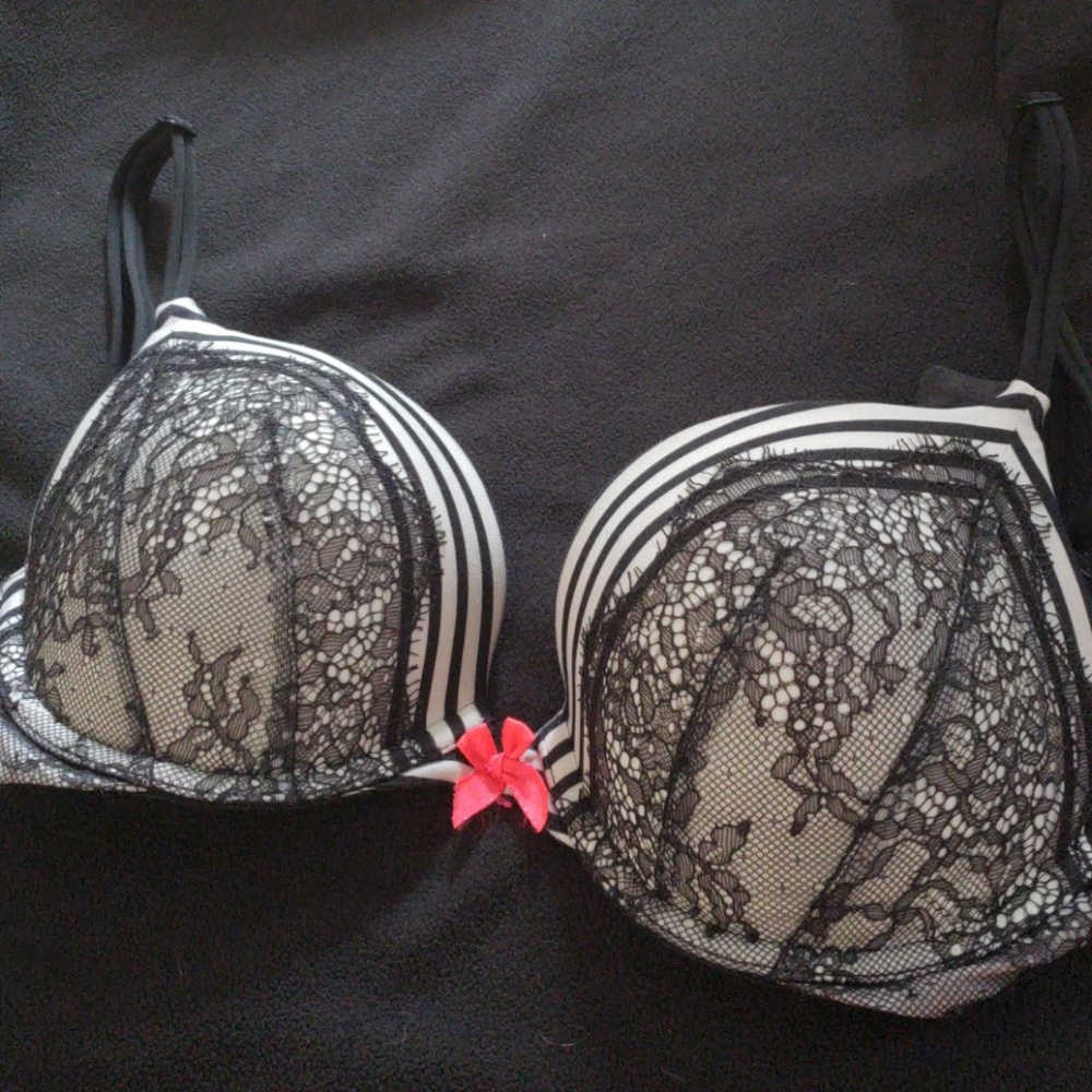 Victoria's Secret Very Sexy Push-Up Bra